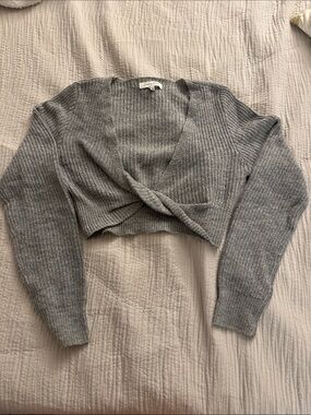 Emory Park Ribbed Gray Cropped Twist-Front Women's Sweater/Cardigan